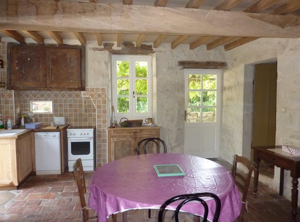 Gite Rural De Caractere Guérin Extérieur photo